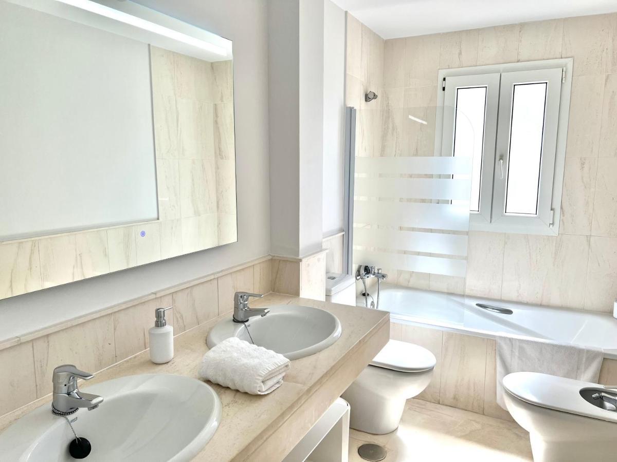 Mi Capricho 170 Beachfront Apartment Sitio de Calahonda Eksteriør billede