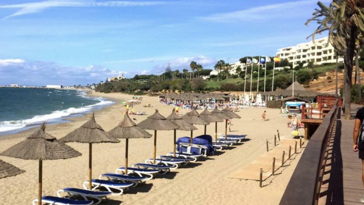 Mi Capricho 170 Beachfront Apartment Sitio de Calahonda Eksteriør billede