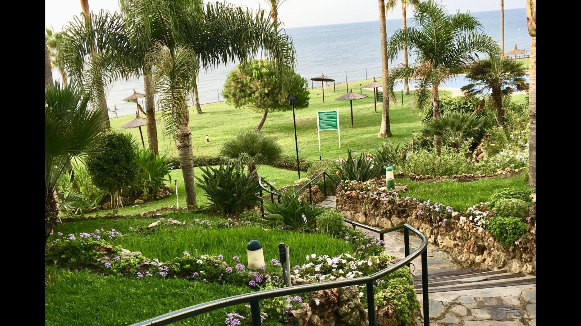 Mi Capricho 170 Beachfront Apartment Sitio de Calahonda Eksteriør billede